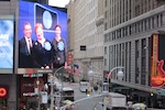 Times Squaren valotaulut. Presidentti Halonen vieraili NASDAQ-pörssissä, jossa hän toimi päätöskellon soittajana 21. lokakuuta 2011. Copyright © Tasavallan presidentin kanslia 